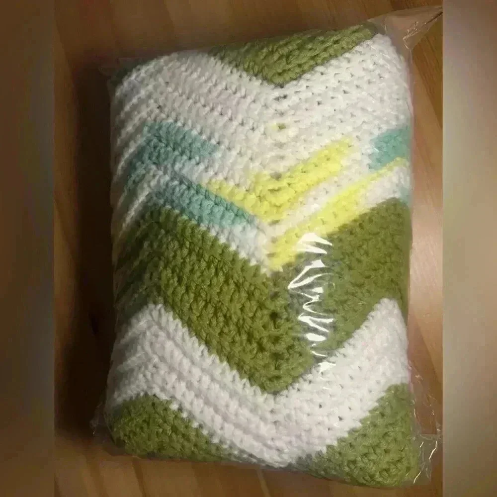 Vintage Handmade Afghan Chevron Green-Yellow Zig Zag Crochet Throw Blanket 30x46